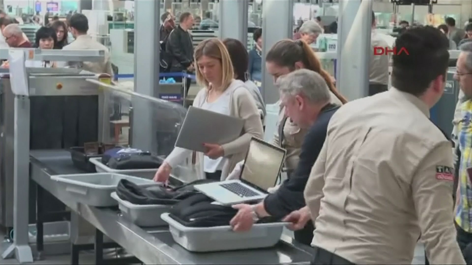 Grayling explains airline laptops ban